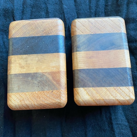 VTG Mid Century Handcrafted Wooden Pepper and Salt Shaker Set! - Picture 5 of 8